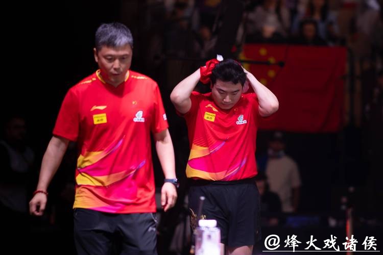 梁靖崑连续双线首战出局,膝伤加重影响走路,国乒男队主力人选成谜 梁靖崑连续双线首战出局,膝伤加重影响走路,国乒男队主力人选成谜